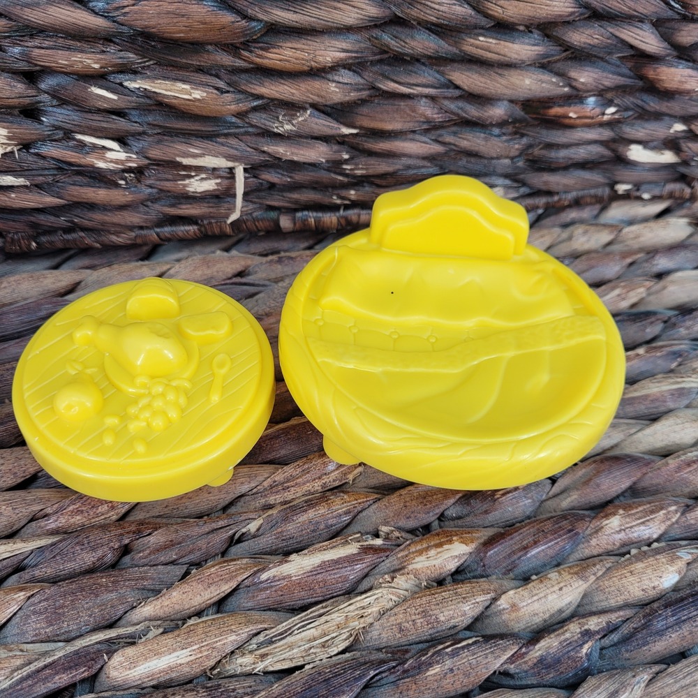 VintageFisher-Price Little People Royal Kingdom Toddler Playset Figure Furniture - Picture 8 of 8